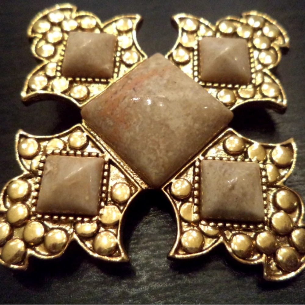 Vintage Gold and Tan Brooch